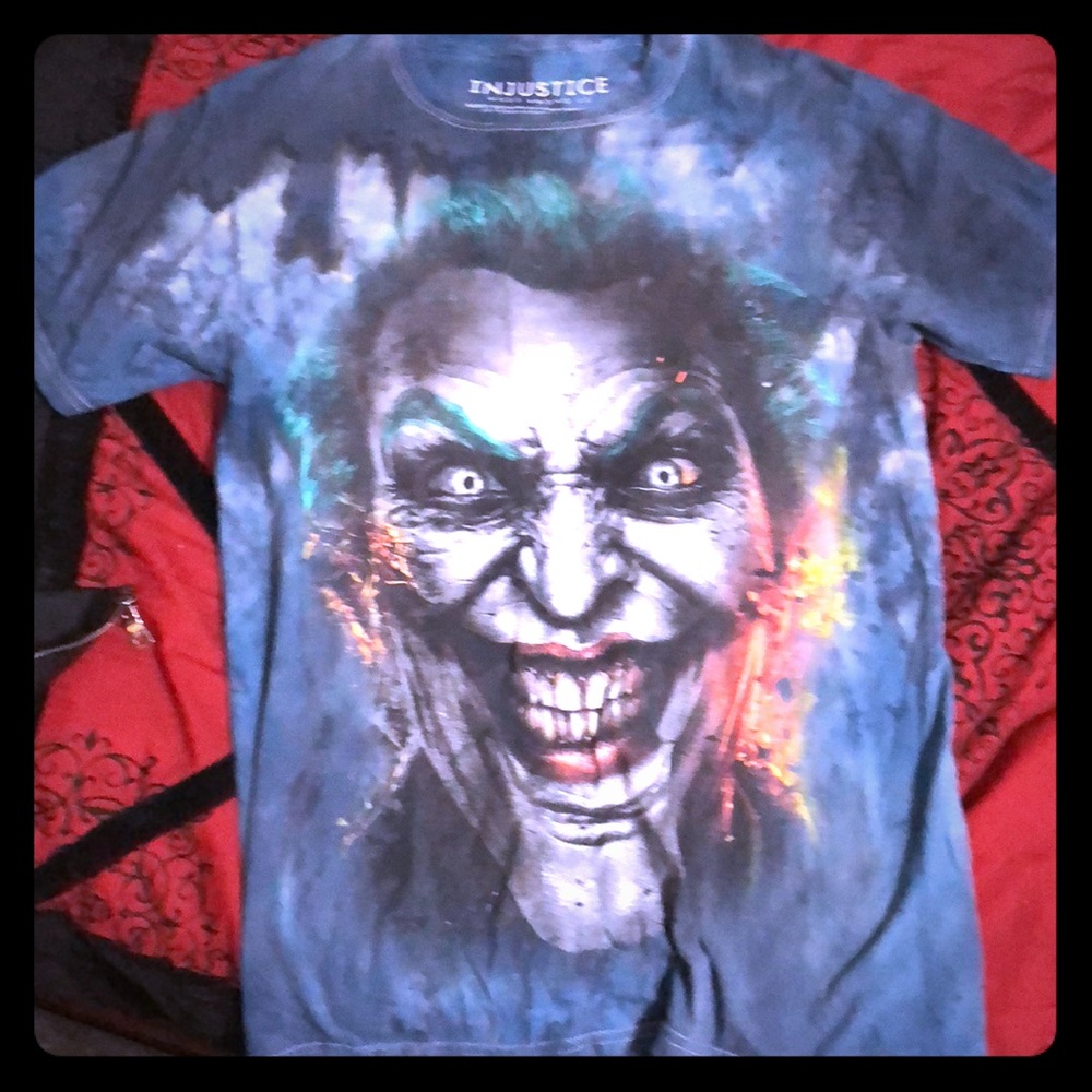 Joker T-shirt. Small. Injustice